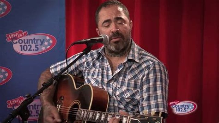 Aaron Lewis - Northern Redneck (Acoustic) - aaron lewis cover songs youtube