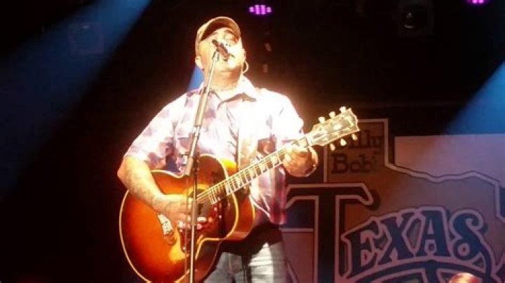 Aaron Lewis When Doves Cry Prince Cover Live HD HQ Audio!!! - aaron lewis cover songs youtube