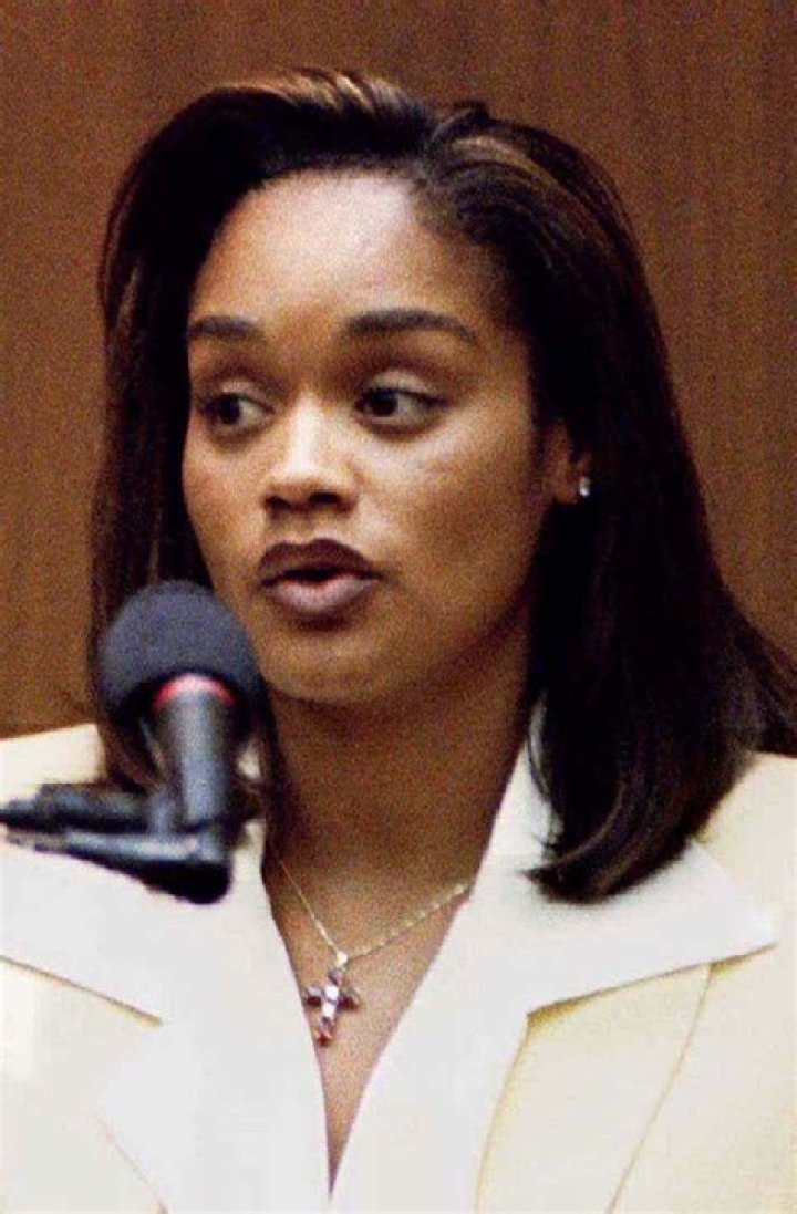 Arnelle Simpson Biography
