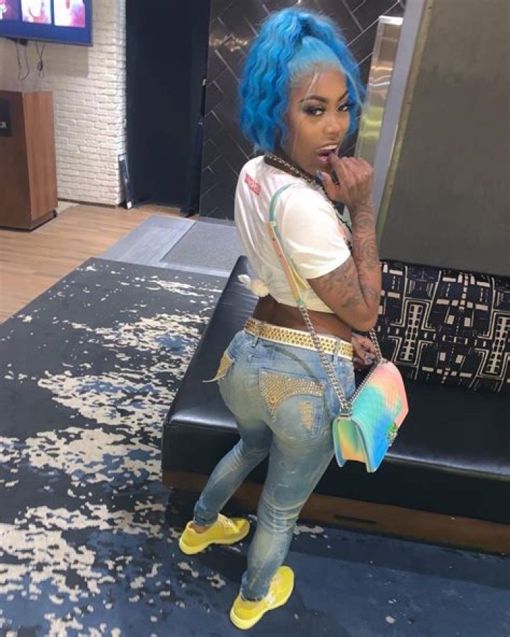 Asian Da Brat's Photo