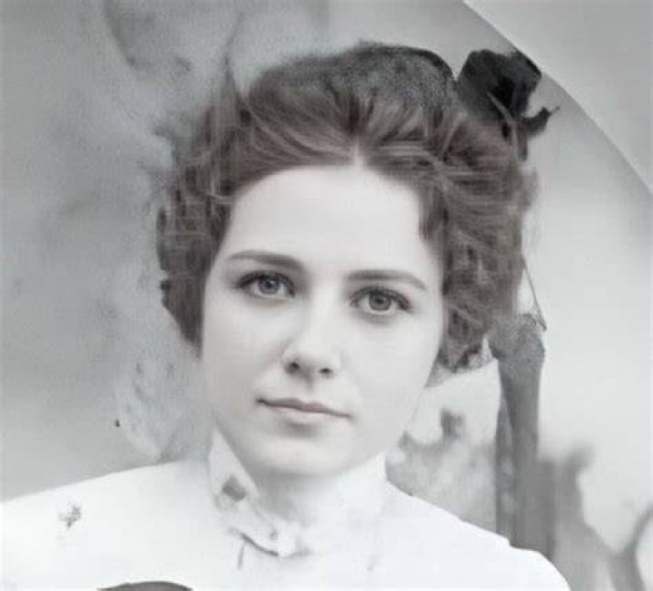  Emma Lee Norris