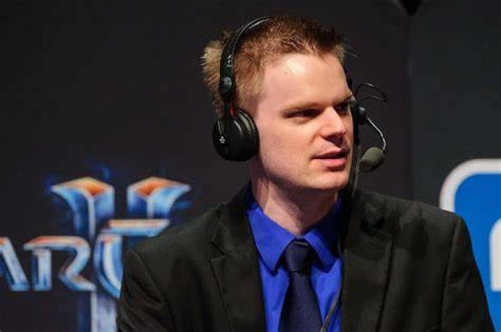 Mike Lamond Bio - Net Worth, Family, Girlfriend, Social Media | SuperbHub