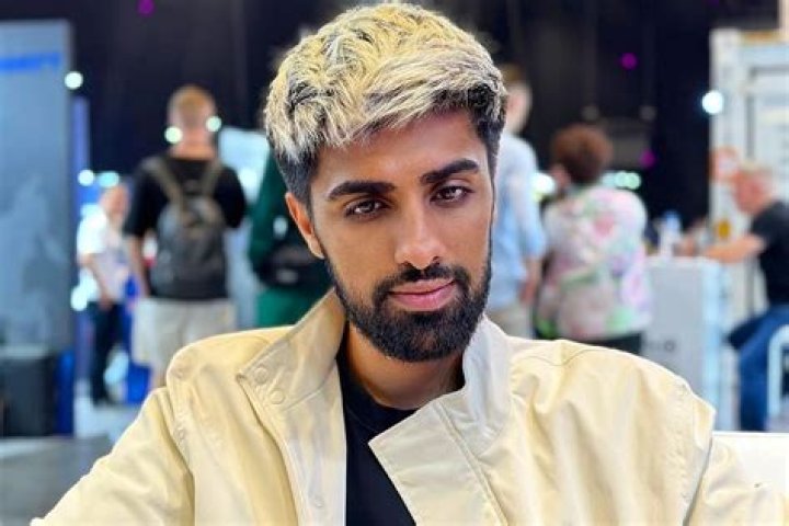 Mo Vlogs Mo Vlogs