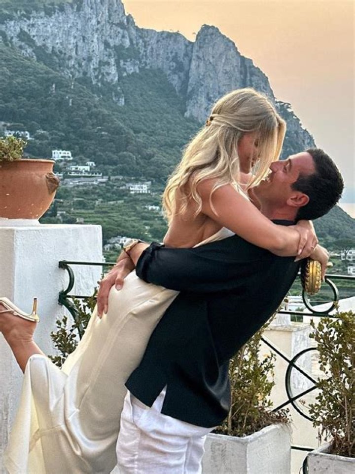 Natasha Oakley's Social Media Influence Natasha Oakley's Social Media Influence