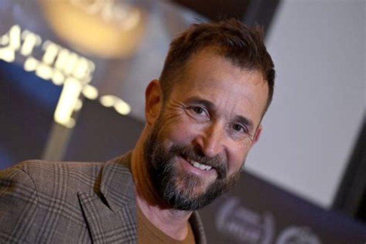 noah wyle financial status noah wyle financial status