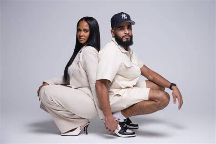 Simbuilder family and girlfriend