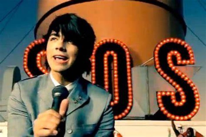 Sos Music Video - Jonas Brothers - Classical EDM