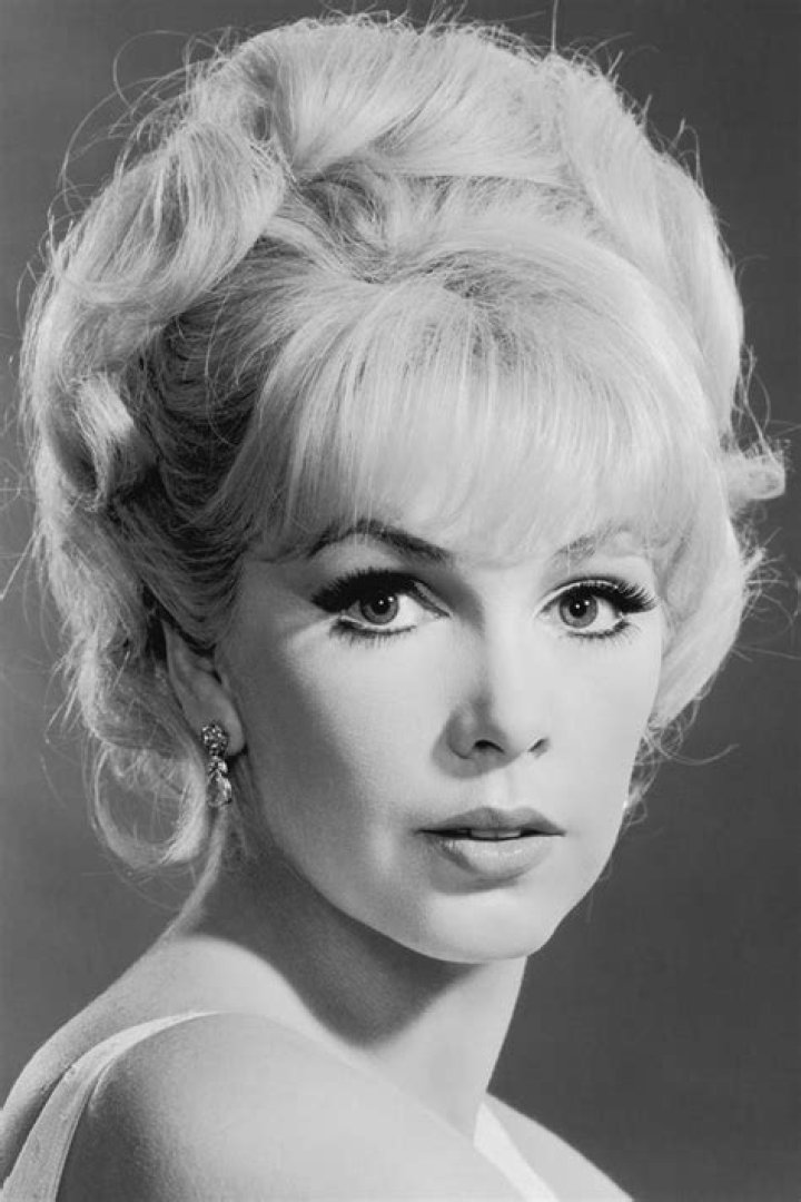 Stella Stevens Biography - Facts, Childhood, Family Life & Achievements