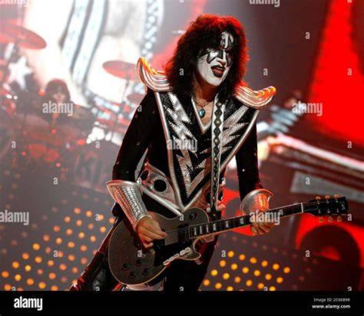 Tommy Thayer with Kiss Tommy Thayer with Kiss