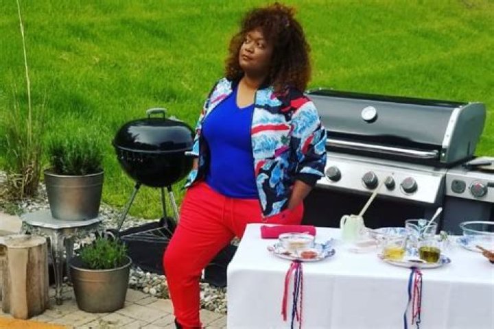 where does sunny anderson live